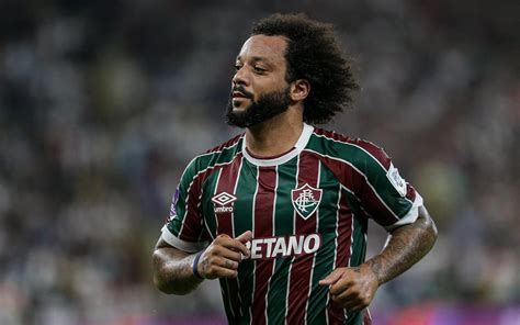 Marcelo Surpreende Cariocas E Aparece Em Quadra P Blica No Rio De Janeiro