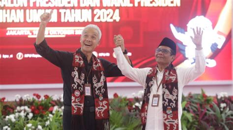 Ganjar Pranowo Mahfud MD Daftar Capres Cawapres Di KPU Vlix Id