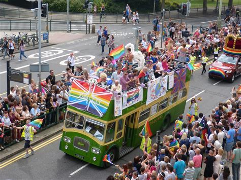 Pride In A Bus A Southdown Queen Mary Bus Full Of Queens Les