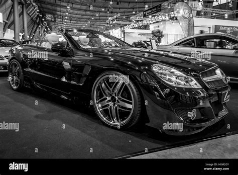 Grand Tourer Coche Mercedes Benz SL350 R230 De 2010 Blanco Y Negro