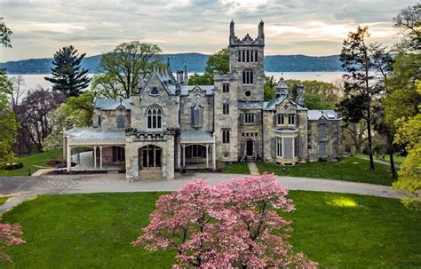 Lyndhurst Mansion Boomers Daily