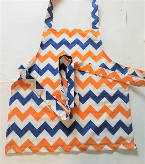 Kids Apron Tutorial And Free Pattern Child Apron Pattern Kids Apron