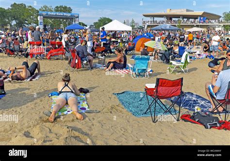Cleveland Metroparks Edgewater Beach Hi Res Stock Photography And
