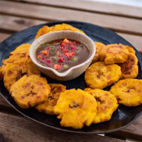 Tostones Cubanos Con Mojo Bananes Plantains Frites Et Sauce Aux