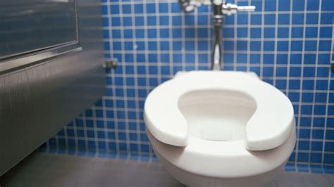 One In 5 Brits Refuse To Use The Loo At Work Over Hygiene Fears 30