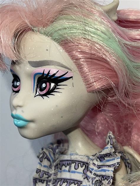 Rochelle Goyle Catrine DeMew Ghoul Chat Monster High Doll Mattel