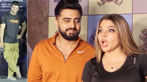 Rakhi Sawant न सउथ सटर Vijay Deverakonda क चपपल पर कय मजदर