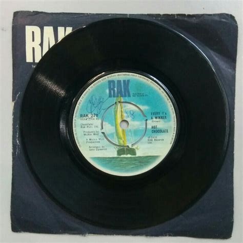 7 INCH Hot Chocolate Everyone S A Winner EP 7 INCI VINYL RECORD REKOD PIRING HITAM 45 RPM