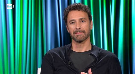 Raoul Bova Ospite Di Pierluigi Diaco A Ti Sento Cerco La Solitudine