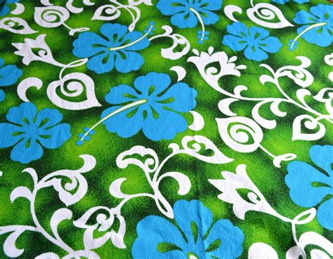 Vintage Fabric Hawaiian Barkcloth Hibiscus Print In Blue And