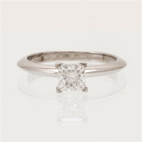 Tiffany Co Ring Platina Och Prinsesslipad Diamant Bukowskis