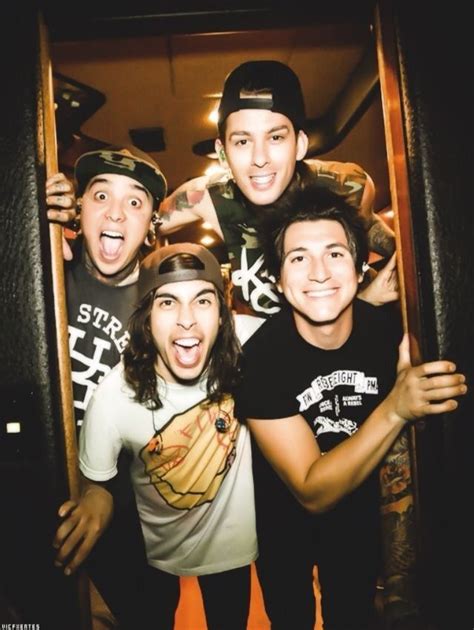 Pin By Xx Sky S Sc N R Wr Xd Xx On Pierce The Veil Pierce The