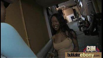 DP con una alemana de años en un bukkake de ébano XVIDEOS