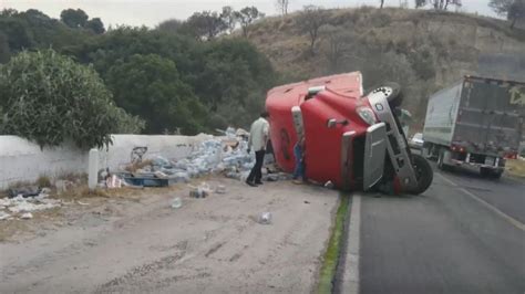 Vuelca Tr Iler Que Transportaba Botellas De Agua En La Autopista N