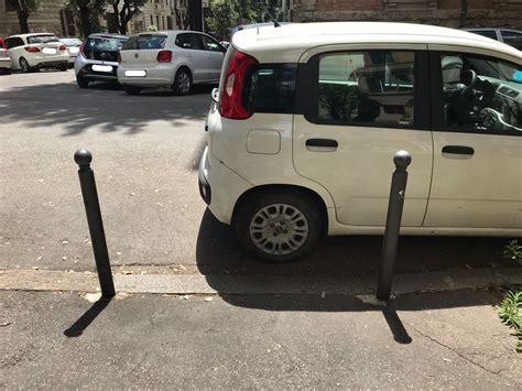 Via Lariana Gli Scivoli Per I Disabili Ostruiti Dalle Auto Parcheggiate Trieste Salario