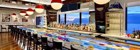 Seafood Bar - Dining | The Breakers