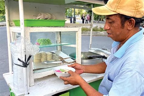 Petolo Mayang Jadi Jajanan Legendaris Khas Kota Solo Sudah Jualan