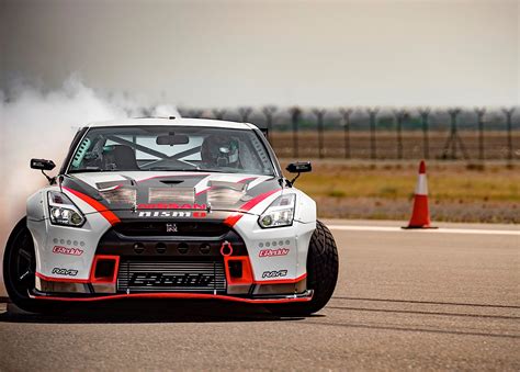 Nissan Gt R Breaks World Record For Fastest Drift Performs One At Over