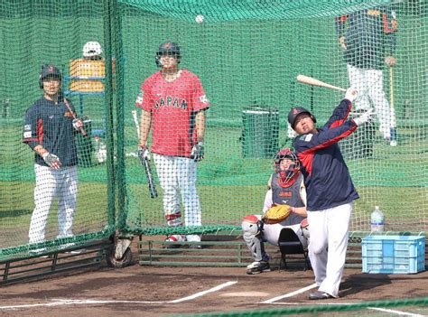 ＜侍ジャパン宮崎合宿＞特打をする山川（右）（撮影・平嶋 理子） ― スポニチ Sponichi Annex 野球