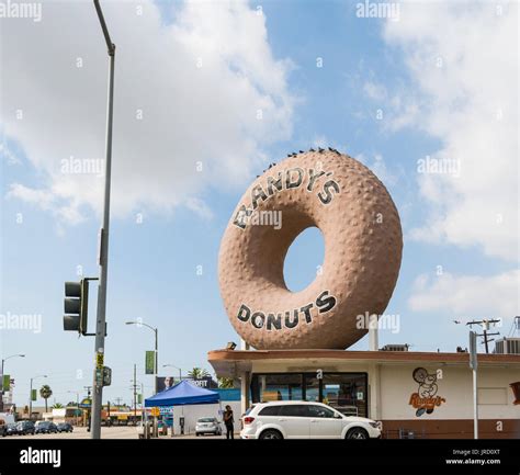 Randys Donuts Hi Res Stock Photography And Images Alamy