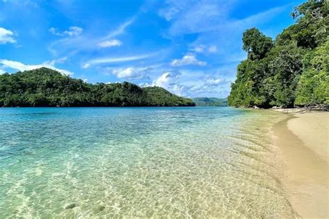 Menikmati Keindahan Pantai Waru Waru Di Pulau Sempu Malang Surga