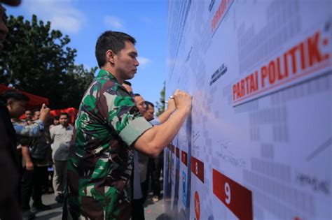 Wujudkan Pemilu Damai 2024 Letkol Inf Sri Marantika Beruh Ikut Bubuhi