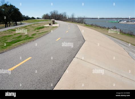 Flood Levee Hi Res Stock Photography And Images Alamy