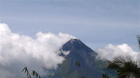 Tausende Auf Der Flucht Vulkan Mayon Steht Vor Ausbruch N Tv De