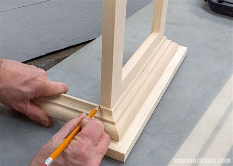 Diy Jelly Cabinet Bed Molding 5 Saws On Skates