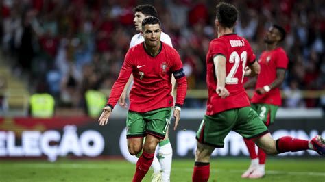 Ronaldo Chega Aos Golos Pela Sele O Nacional Na Vit Ria Frente