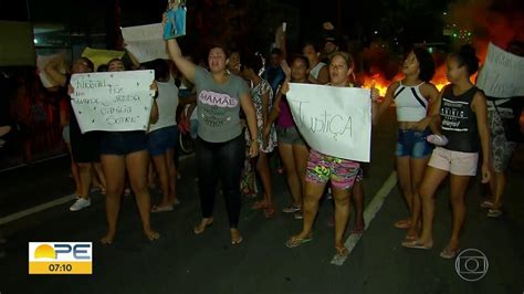 Vídeo Família E Amigos Protestam E Pedem Justiça Pelo Assassinato Da