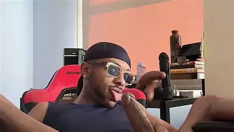 Princesleaze Kick Back Legs Up Sucking And Penetrating His Throat And Hole With Dildos 2 0 Gay