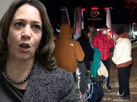 Migrants Bused To Vp Kamala Harris D C Home On Christmas Eve