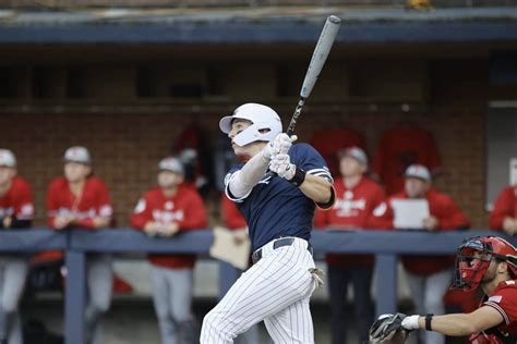 Baseball No 10 UVAs Win Streak Snapped In 7 5 Loss To Pack In Series