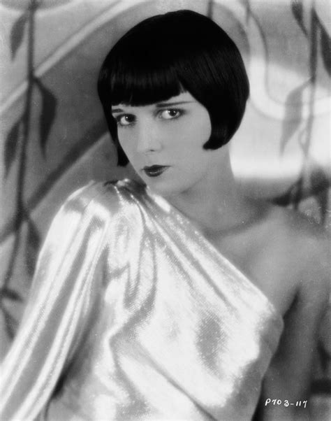 The 40 Most Iconic Bobs Of All Time Louise Brooks Cool Hairstyles