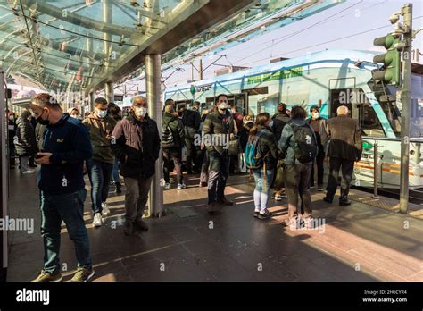 Istanbul Turkey Nov Crowds Of People Getting On And Off The