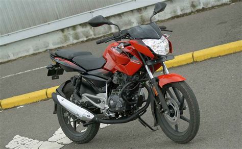 Bajaj Rouser 135LS