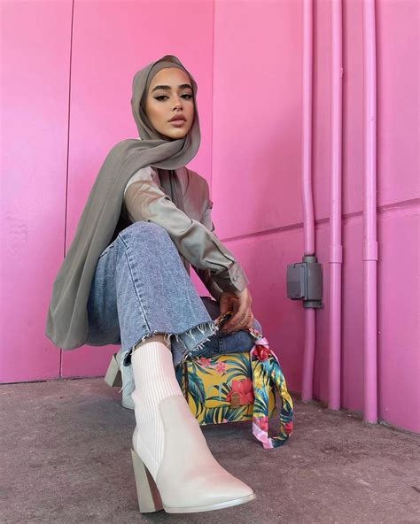 Batul on Instagram: “hello march 💓” Modern Hijab Fashion, Street Hijab ...