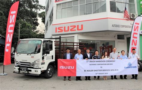 New Isuzu Authorised Dealership Delivers Its First Truck Autoworld My