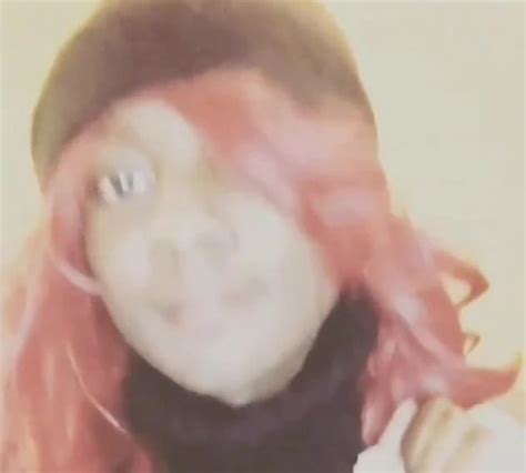 Ebony Trap Shows Off Booty English Shemale Teen Teen Porn XHamster