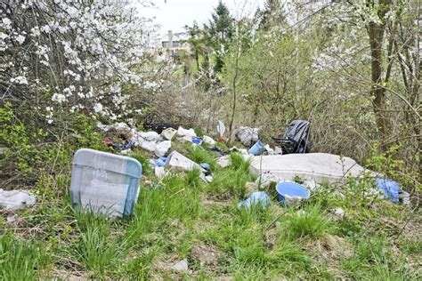 Okiem Czepialskiego Dwa Dzikie Wysypiska Przy Sikorskiego