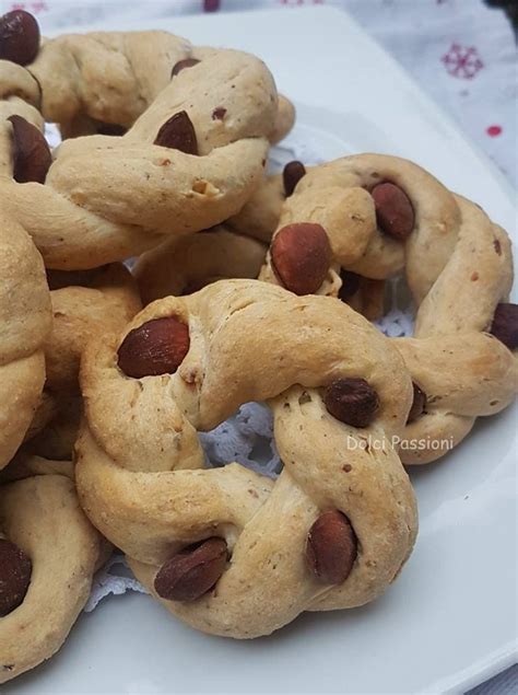 Taralli Nzogna Strutto E Pepe La Ricetta Napoletana Originale