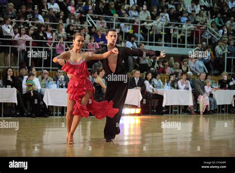 Dance Couple Ballroom Hi Res Stock Photography And Images Alamy