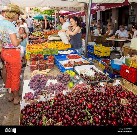 Santanyi market hi-res stock photography and images - Alamy