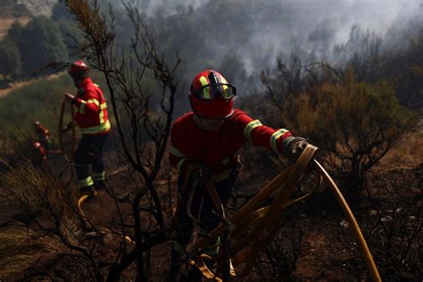 Inc Ndios Mais De Operacionais E Seis Meios A Reos Combatem Fogo