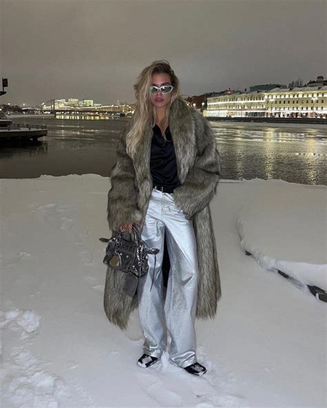 10 Stylish Winter Outfits You Can Actually Wear In The Snow Stylish