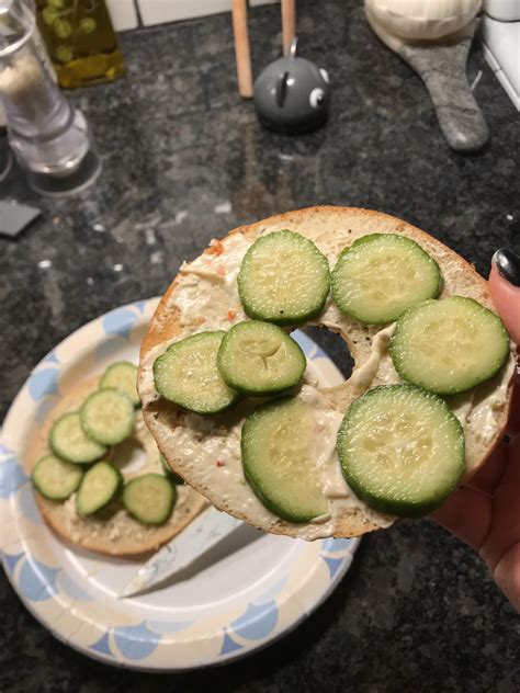 Toasted Everything Bagel Thins, a tablespoon of low-fat garden veggie cream cheese, and a mini ...