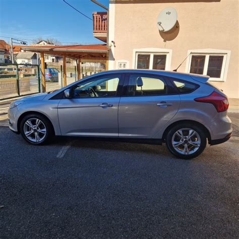 Ford Focus 1 6 TDCI REZERVIRANO 2012 God