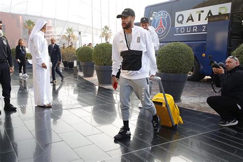 Neymar Jr Site On Twitter Neymar Jr Est Em Doha Onde O Psg Inicia