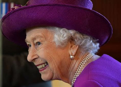 Elizabeth Ii Affaiblie Qui Est Le Grand Paul Cet Homme Qui Est